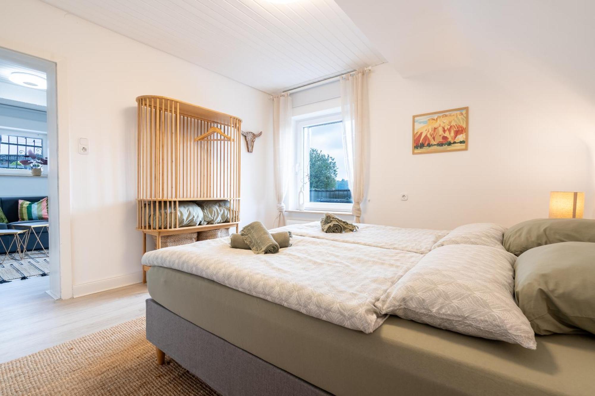 Holideis - Art-apartment - 3min To - Big Terrace - 2 Bedrooms *