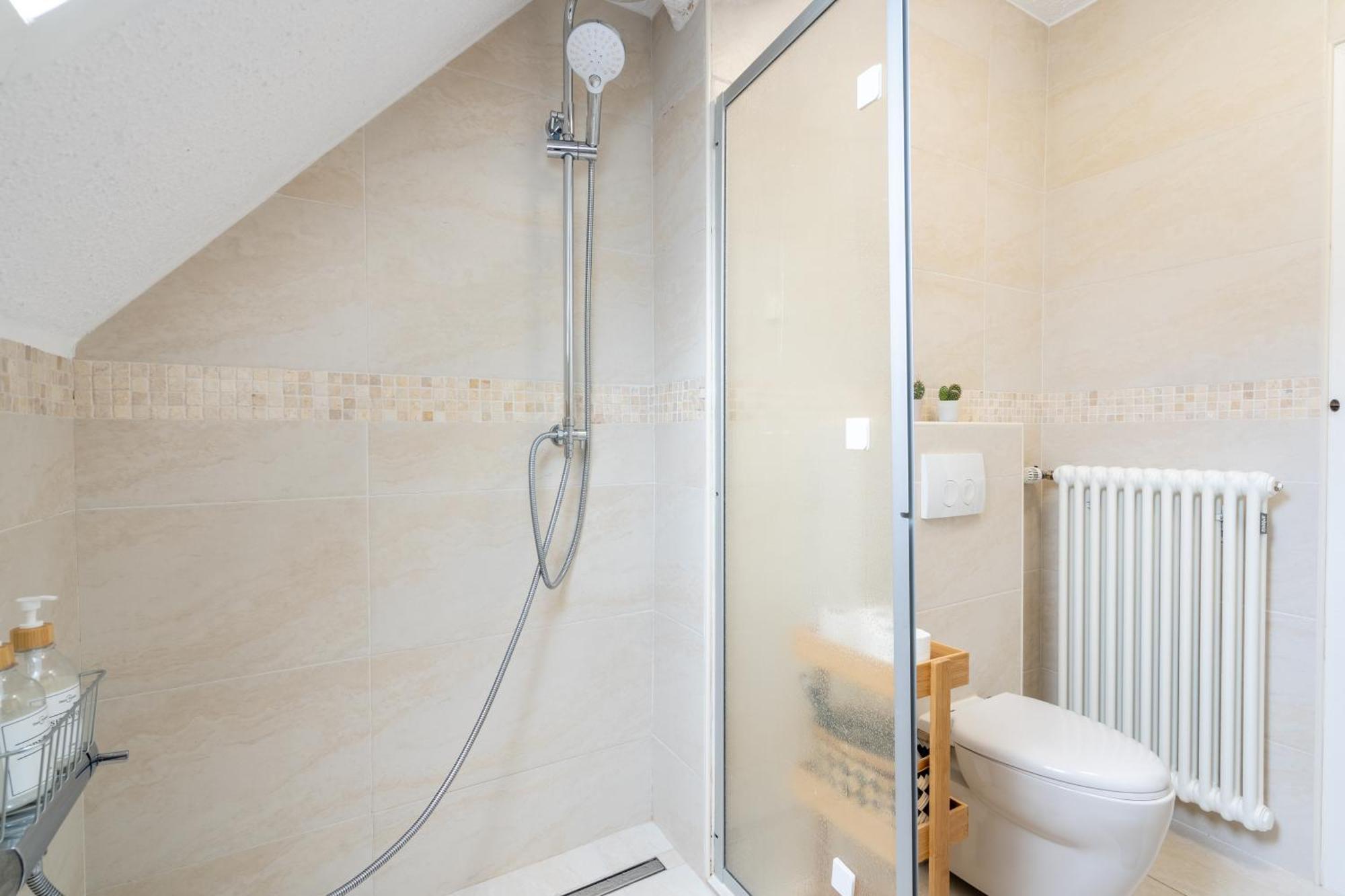 Holideis - Art-apartment - 3min To - Big Terrace - 2 Bedrooms * Montjoie