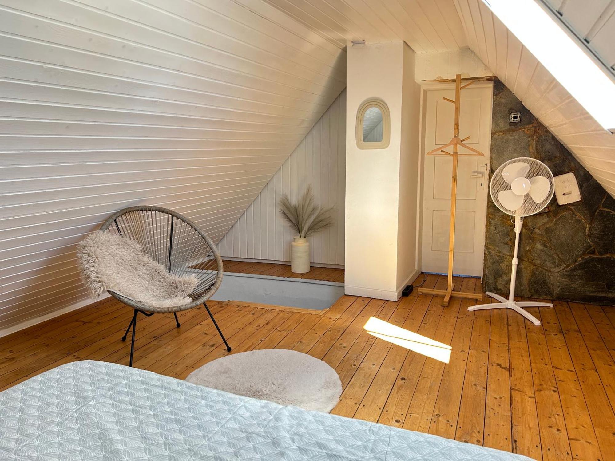 Holideis - Art-apartment - 3min To - Big Terrace - 2 Bedrooms *